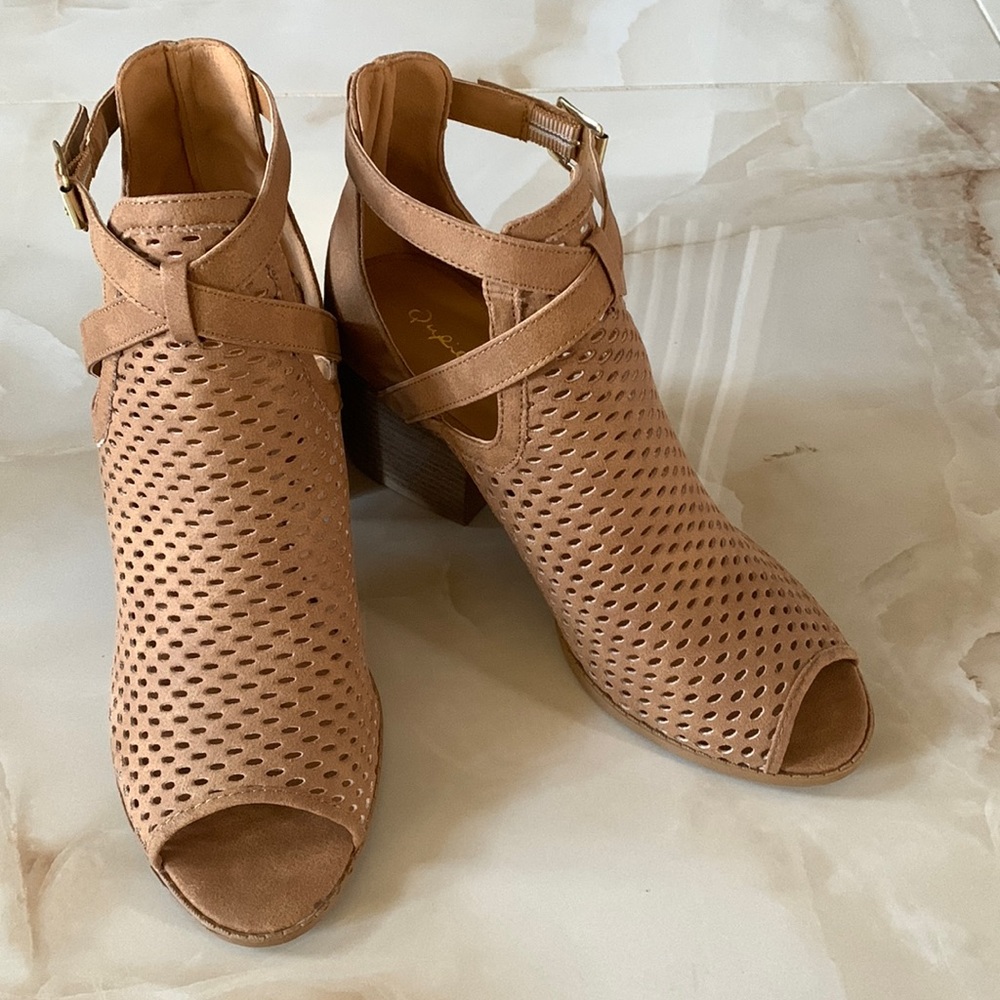 Qupid ankle bootie/shootie